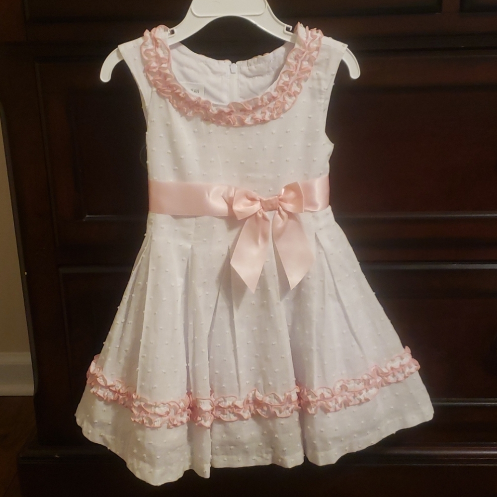 White/light pink dress